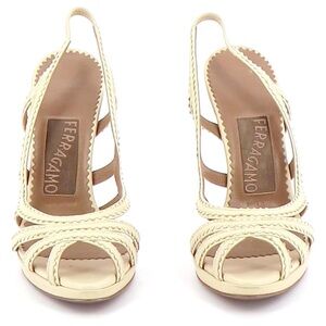 Salvatore Ferragamo Pumps Beige